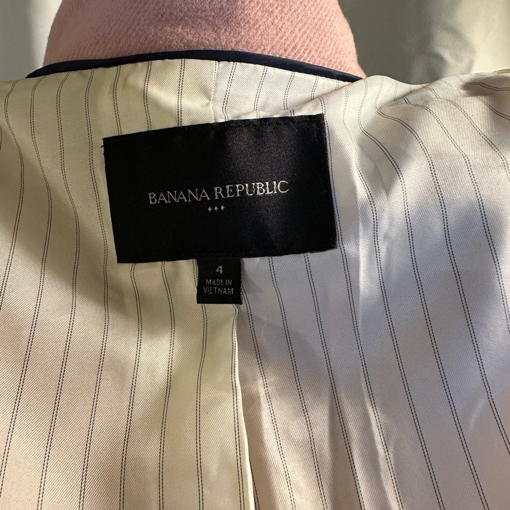 EUC, Banana Republic Blush Blazer, size 4 - Picture 2 of 11
